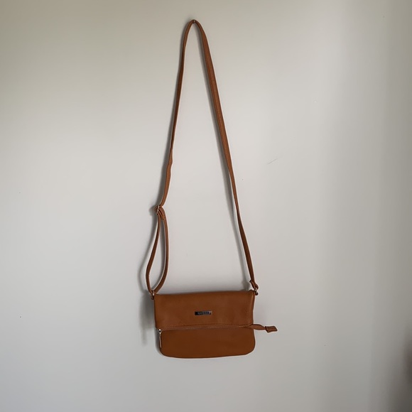 Tan Roots Purse - Picture 2 of 7